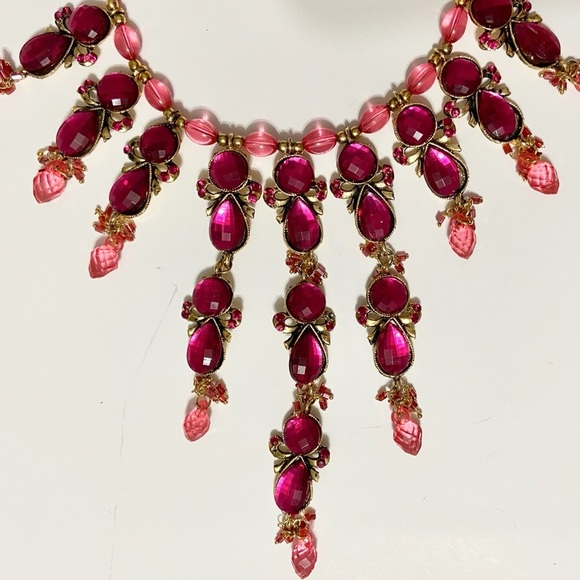 💞 Antique Gold Finished Pink Stone Necklace - Picture 2 of 4